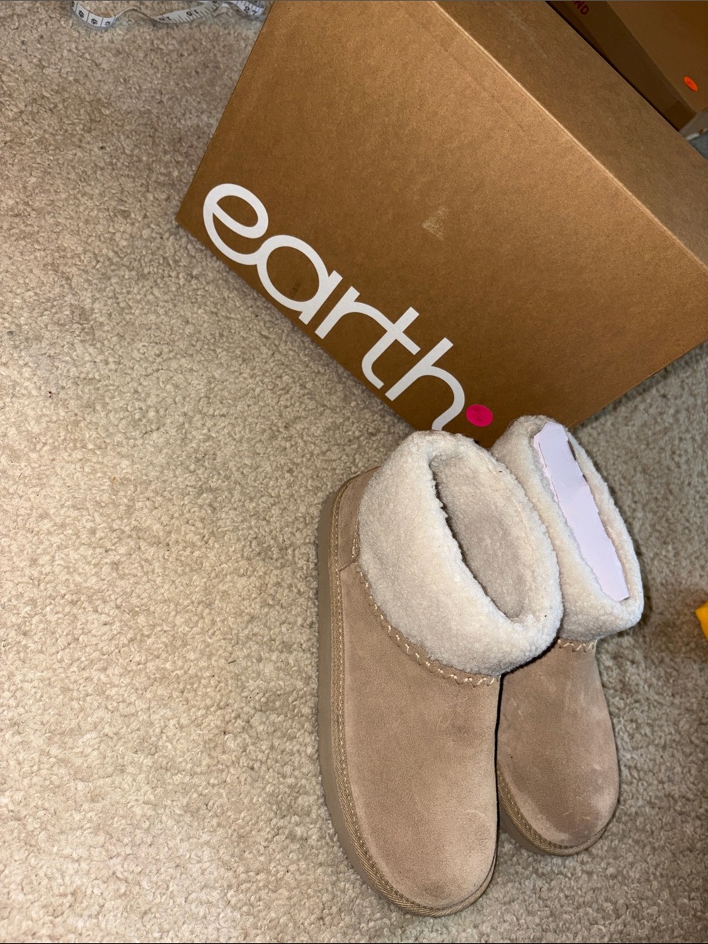 Earth womens Shearling Cuff Ankle Booties - Tan Cream